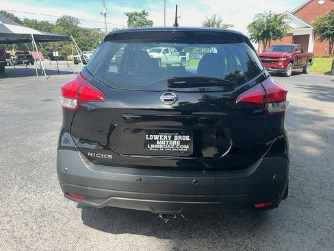 Used 2020 Nissan Kicks S image 7