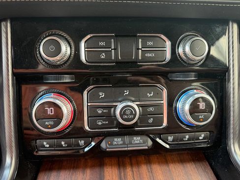 Used 2023 GMC Yukon XL Denali Ultimate w/ LPO, Floor Liner Package AWD/4WD image 16