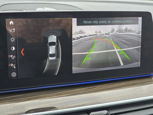 Used 2018 BMW 530i xDrive w/ Premium Package image 5