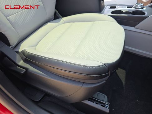 New 2025 Ford Escape SE image 32