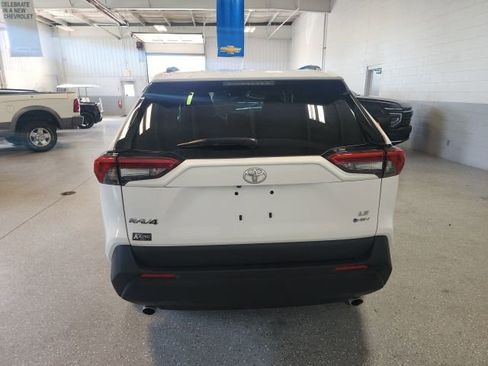 Used 2025 Toyota RAV4 LE AWD/4WD image 4