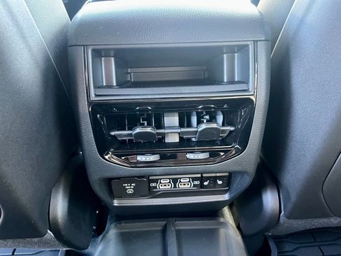 Used 2025 Jeep Grand Cherokee Limited w/ Black Appearance Package AWD/4WD image 26