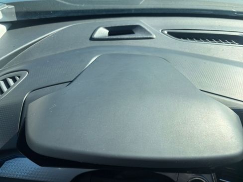 Used 2025 Chevrolet Trax LT image 39