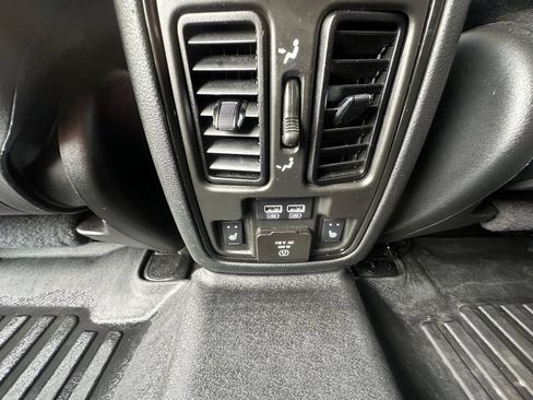Certified 2022 Dodge Durango R/T w/ Blacktop Package AWD/4WD image 22
