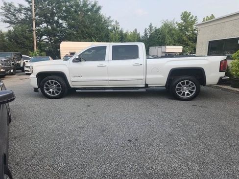 Used 2017 GMC Sierra 1500 Denali AWD/4WD image 4