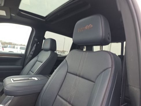 Used 2022 Chevrolet Silverado 1500 High Country w/ High Country Premium Package image 11