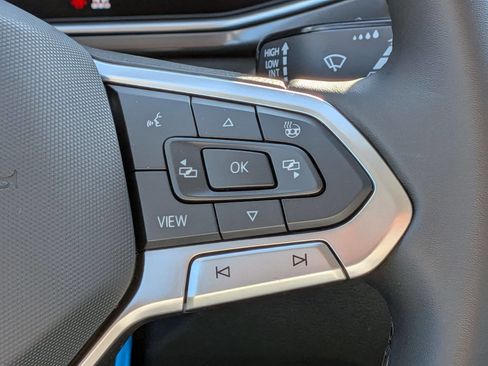 New 2026 Volkswagen Taos SE image 19