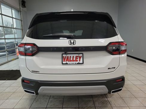 Used 2023 Honda Pilot Elite image 6