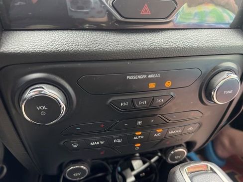 Used 2019 Ford Ranger Lariat w/ Equipment Group 501A Mid AWD/4WD image 37