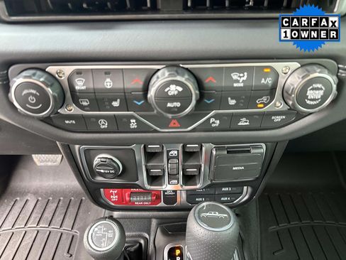 Used 2026 Jeep Gladiator Mojave AWD/4WD image 31