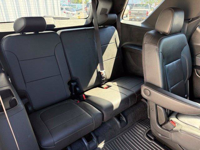 Used 2023 Chevrolet Traverse LT AWD/4WD image 6