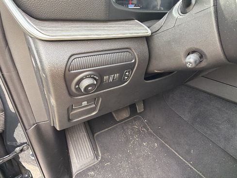 Used 2024 Jeep Wagoneer L Series II w/ Flexible Seating Group AWD/4WD image 27