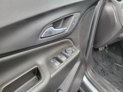 Used 2024 Chevrolet Equinox LT w/ LPO, Floor Liner Package FWD image 7