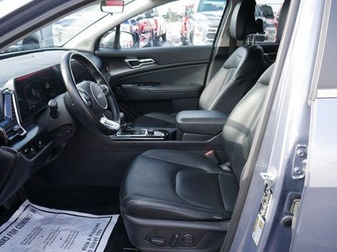 Used 2023 Kia Sportage EX AWD/4WD image 2