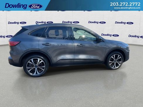 Used 2022 Ford Escape SE w/ SE Sport Appearance Package image 9