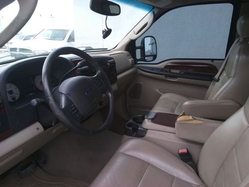 Used 2005 Ford F250 Lariat image 11