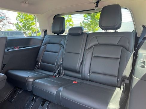 Used 2026 Lincoln Navigator Premiere AWD/4WD image 17