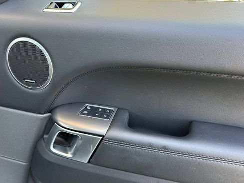 Used 2018 Land Rover Range Rover Sport SE image 21