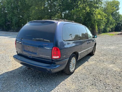 Used 2000 Chrysler Town & Country LXi FWD image 4