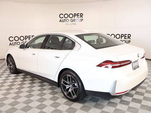Used 2026 BMW 530i RWD image 24