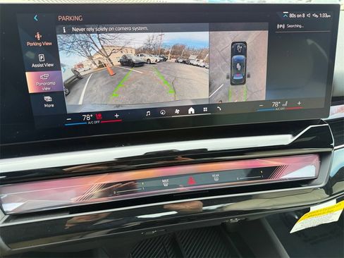 Certified 2025 BMW i5 xDrive40 w/ Premium Package image 22