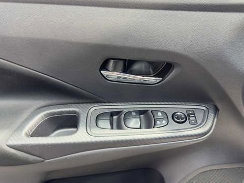 Used 2022 Nissan Versa SV FWD image 20