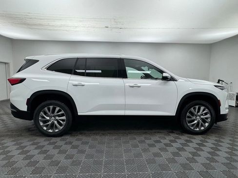 Used 2025 Buick Enclave Preferred FWD image 6