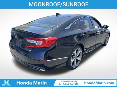 Used 2018 Honda Accord Touring image 4
