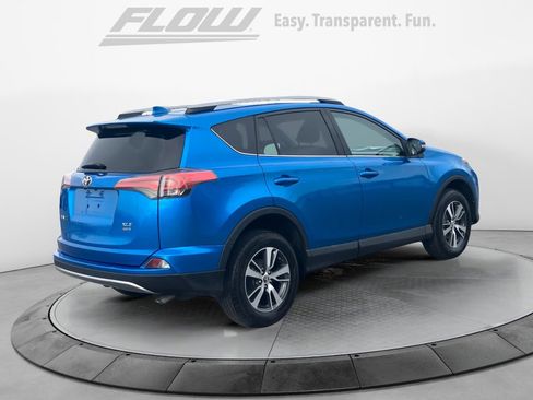 Used 2018 Toyota RAV4 XLE image 9