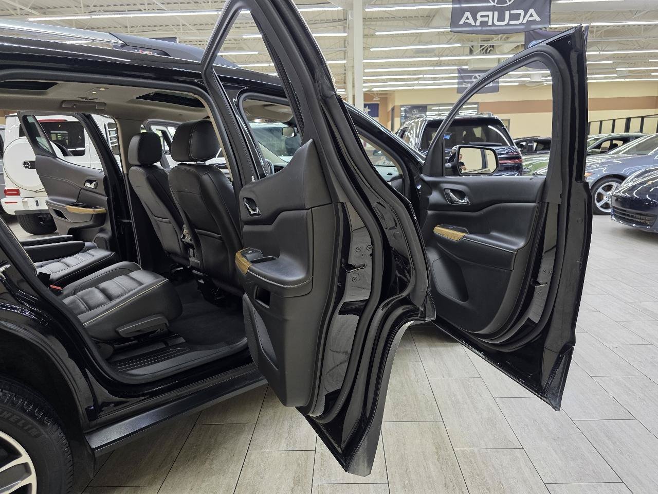 Used 2017 GMC Acadia Denali AWD/4WD image 15