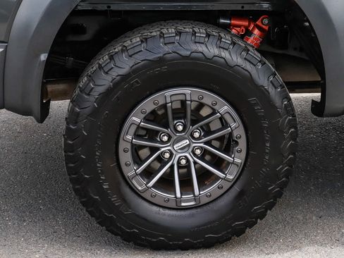 Used 2019 Ford F150 Raptor w/ Equipment Group 802A Luxury AWD/4WD image 9