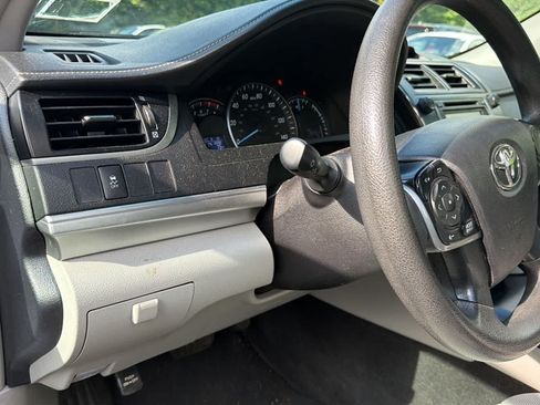 Used 2014 Toyota Camry LE FWD image 9