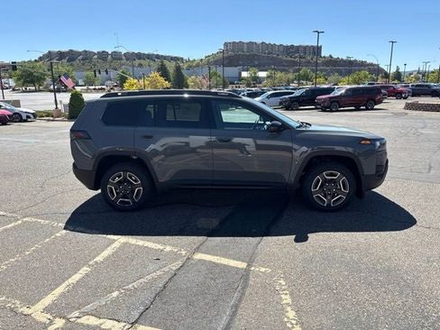 New 2026 Jeep Cherokee Laredo AWD/4WD image 5