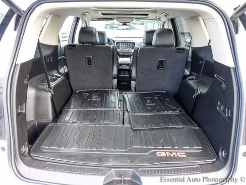 Used 2023 GMC Acadia Denali w/ Denali Technology Package FWD image 23