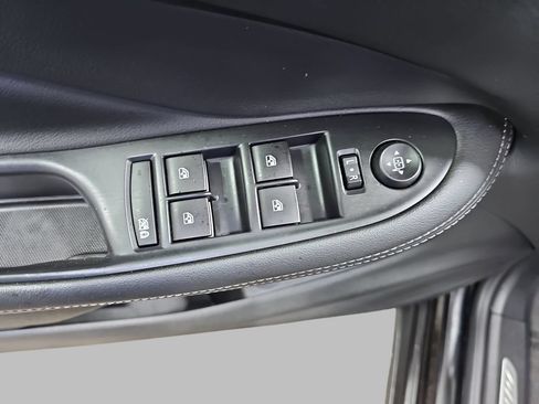 Used 2020 Buick Envision Essence FWD image 33