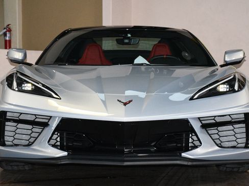 Used 2022 Chevrolet Corvette Stingray Convertible w/ Z51 Performance Package RWD image 1