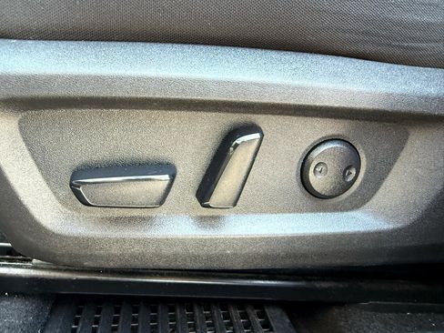 Used 2023 Nissan Rogue SV image 13