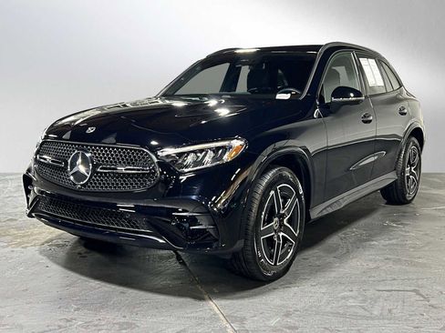 Used 2025 Mercedes-Benz GLC 300 4MATIC image 7