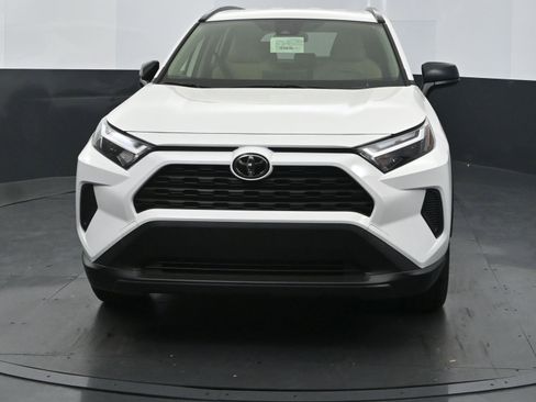 Used 2025 Toyota RAV4 LE image 8