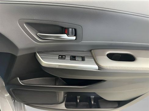 Used 2023 Toyota Sienna XLE Woodland Edition AWD/4WD image 25