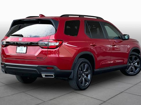 Used 2024 Honda Pilot Sport image 13