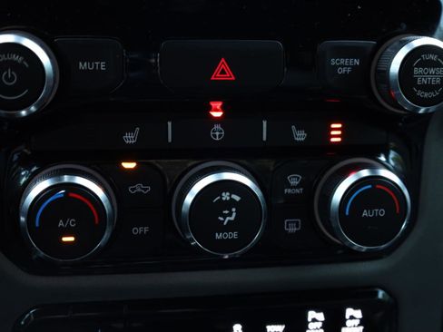 Used 2019 RAM 1500 Big Horn AWD/4WD image 13