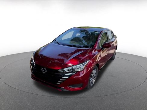 Used 2025 Nissan Versa SV FWD image 9