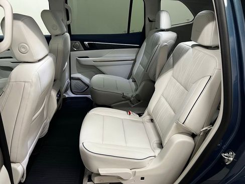 New 2026 Buick Enclave Avenir w/ Super Cruise Package AWD/4WD image 32