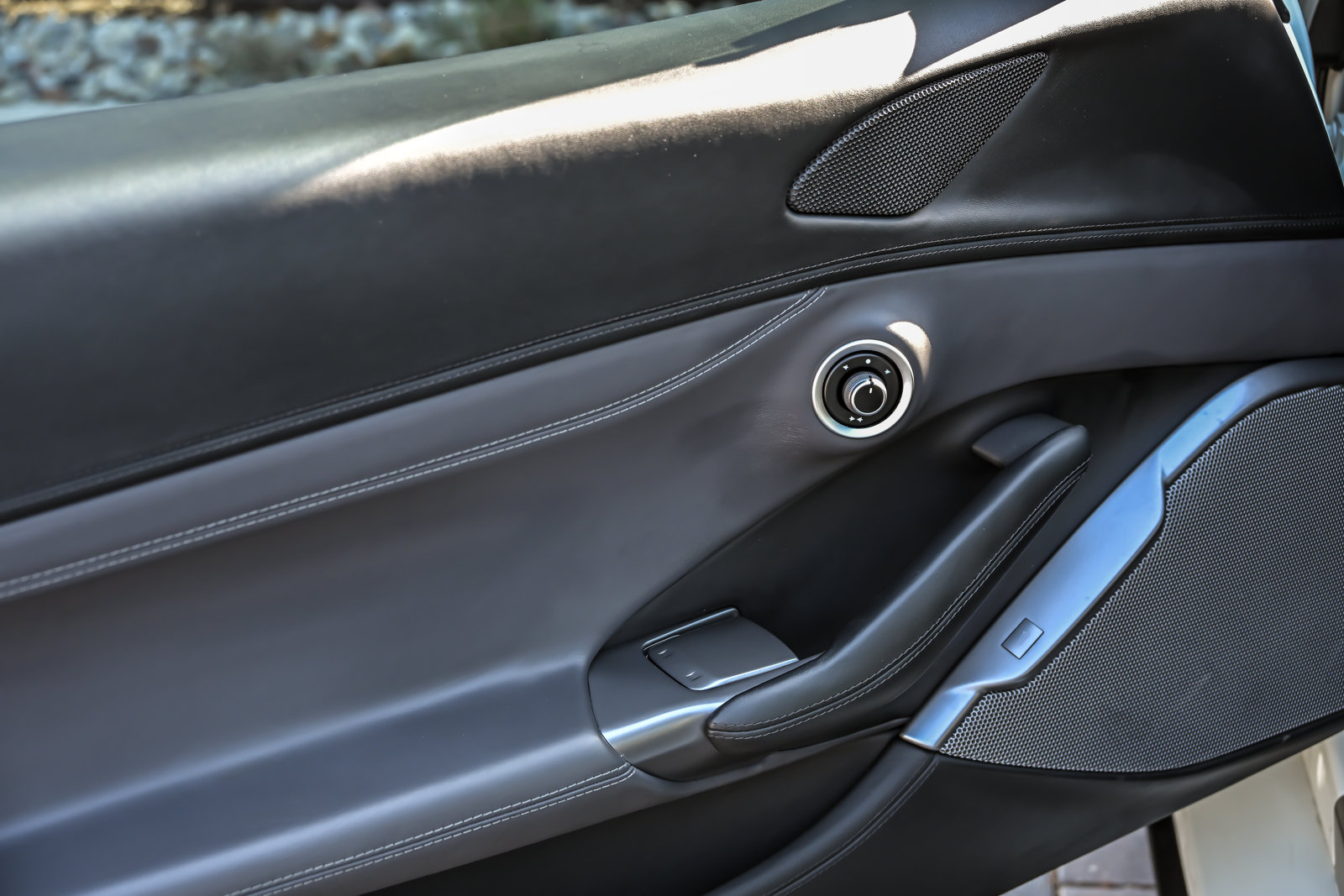 Used 2019 Ferrari Portofino RWD image 28