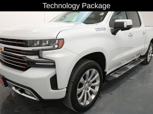 Used 2020 Chevrolet Silverado 1500 High Country w/ Technology Package image 3