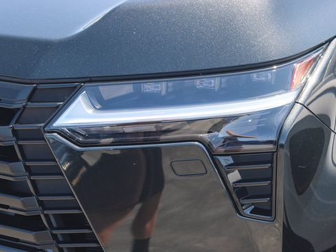 Used 2025 Lexus GX 550 w/ Cold Area Package AWD/4WD image 6