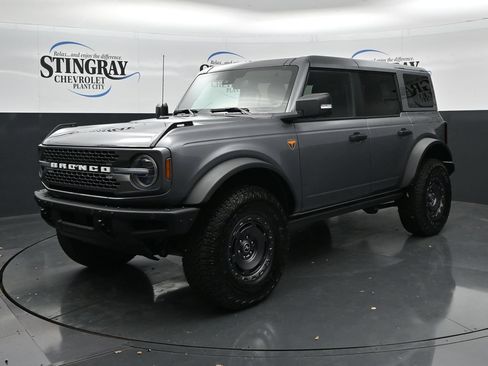 Used 2025 Ford Bronco Badlands AWD/4WD image 3