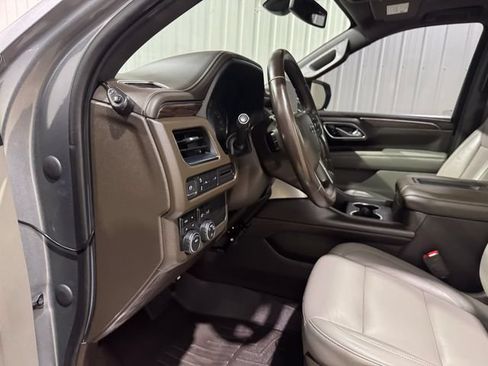 Used 2021 Chevrolet Suburban Z71 AWD/4WD image 11