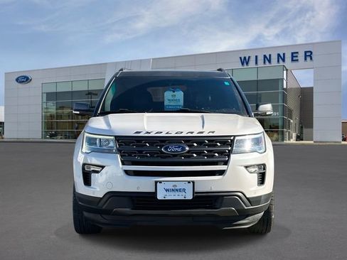 Used 2018 Ford Explorer XLT w/ Equipment Group 202A image 7